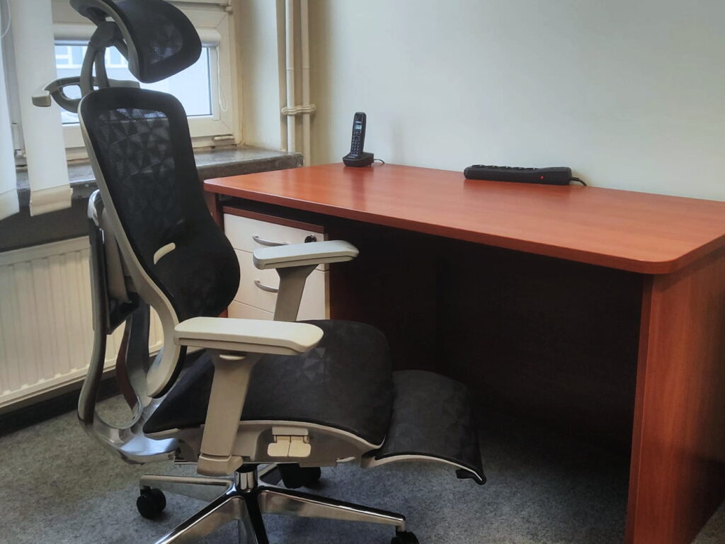 Informacja o dostępności ergonomicznych foteli biurowych