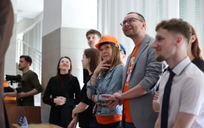 Inżynier w szpilkach / Inżynier w krawacie