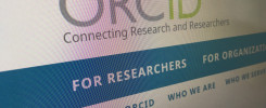 Logo ORCID z hasłem "Connecting Research and Researchers". Widoczne sekcje "FOR RESEARCHERS" i "FOR ORGANIZATIONS".