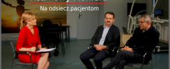 Rozmowy Pioniera: Na odsiecz pacjentom. Kobieta w czerwonej sukience i dwaj mężczyźni siedzą na krzesłach.