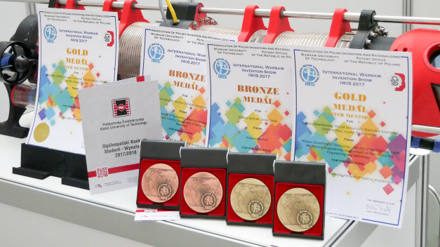 Nagrody z Międzynarodowych Targów Wynalazków IWIS 2017: medale złoty, brązowy i z wyróżnieniem.
