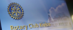 Logo Rotary International i napis "Rotary Club Kielce" na ekranie. Kontekst: strona internetowa klubu.