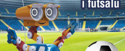 Robot na tle stadionu piłkarskiego. Obok piłka. Tekst: "Sekcja piłki nożnej i futsalu".