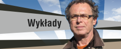 Portret mężczyzny w okularach. Napisy: "Wykłady", "Woytek Kujawski Ph.D. Arch.". Tło: niebo z chmurami.